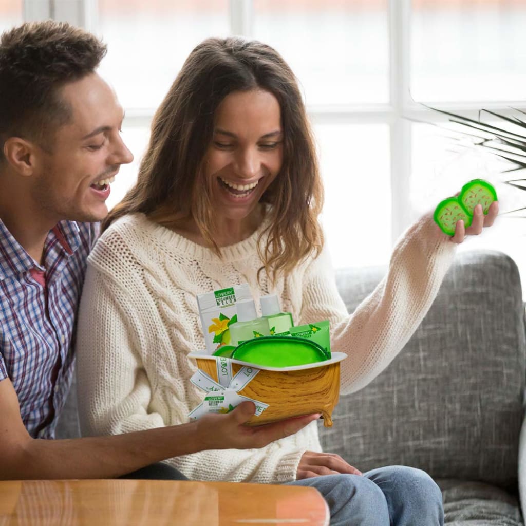 Home Spa Bath Basket Gift Set - Aromatherapy Kit for Men &amp; Women - Natural Cucumber with Organic Melon - 12 Piece Skin Care - Sets Kits